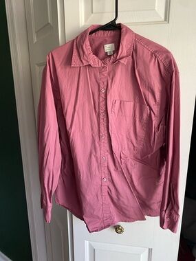 Women’s Long-Sleeve Pink Button-Down Shirt